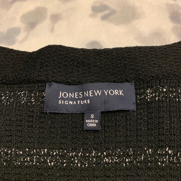 Sweater - Picture 2 of 3